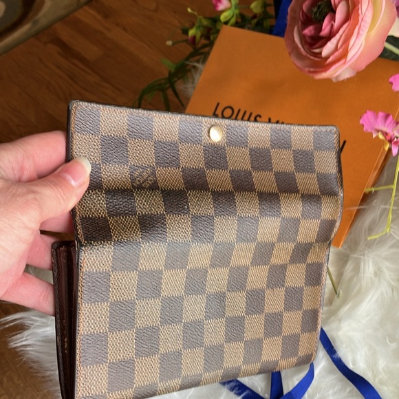 LOUIS VUITTON long snap wallet. EUC - Picture 11 of 16